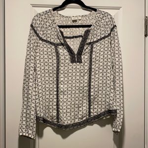 Black and white GAP top